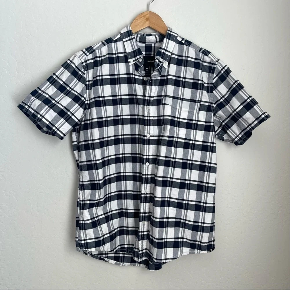 Hurley Mens Navy White Plaid Everyday Short Sleeve Button Down Shirt Size Medium